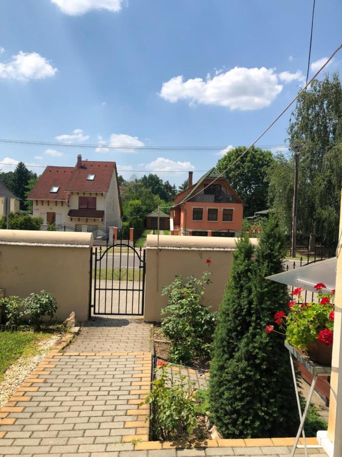 Relax Apartman Ньїредьгаза Екстер'єр фото