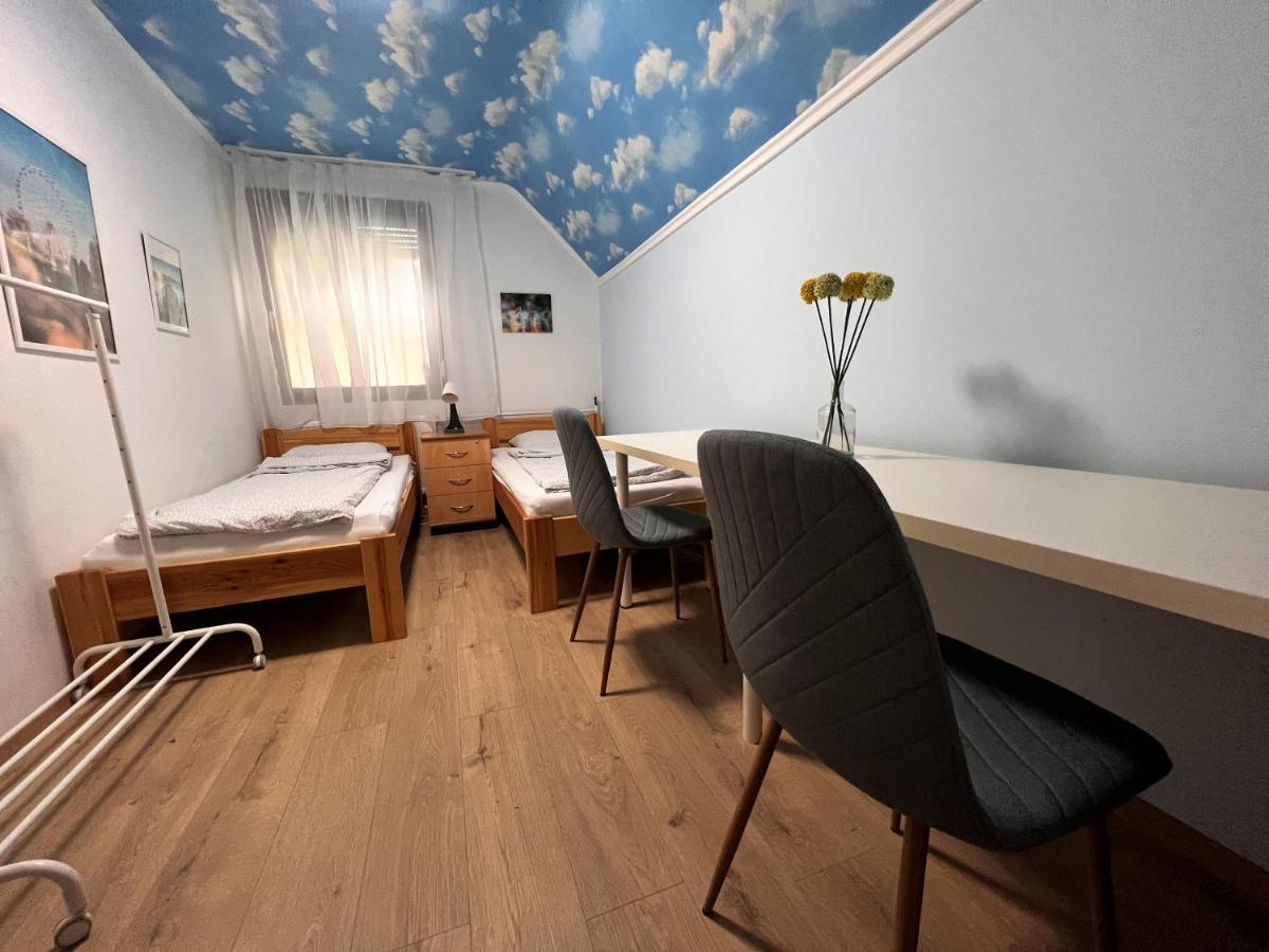 Relax Apartman Ньїредьгаза Екстер'єр фото
