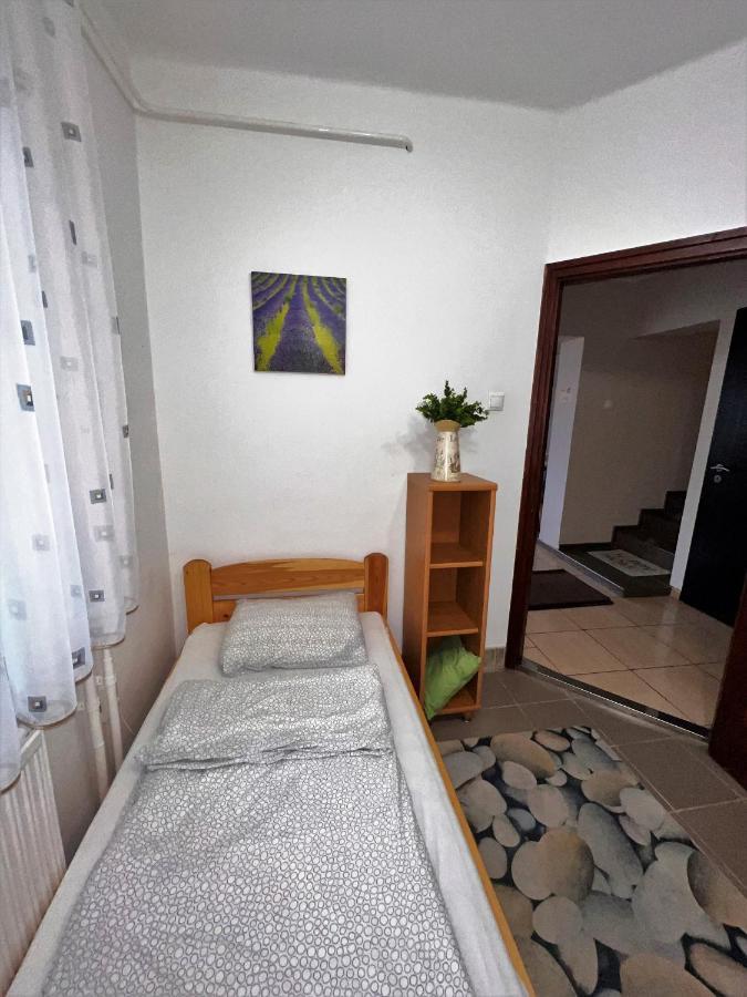 Relax Apartman Ньїредьгаза Екстер'єр фото