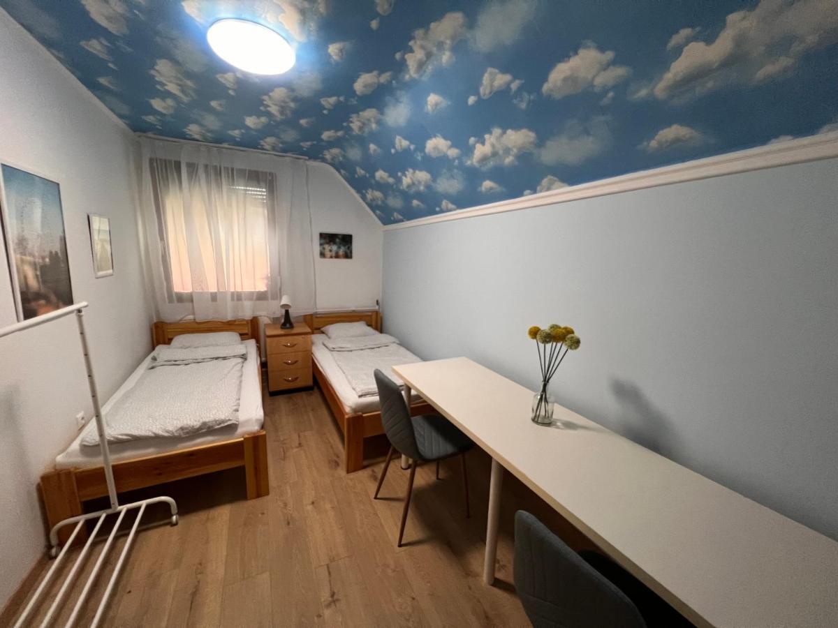 Relax Apartman Ньїредьгаза Екстер'єр фото