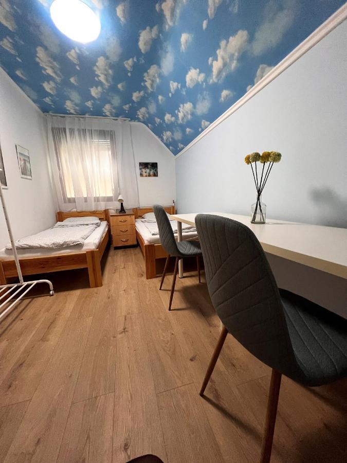Relax Apartman Ньїредьгаза Екстер'єр фото