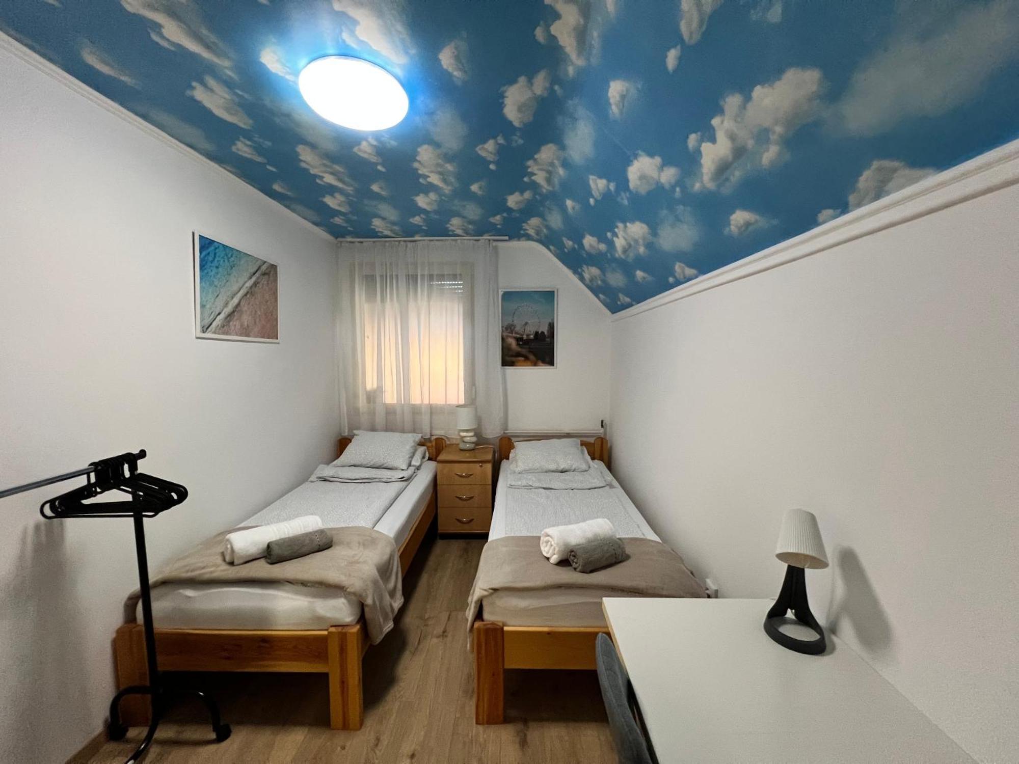 Relax Apartman Ньїредьгаза Екстер'єр фото